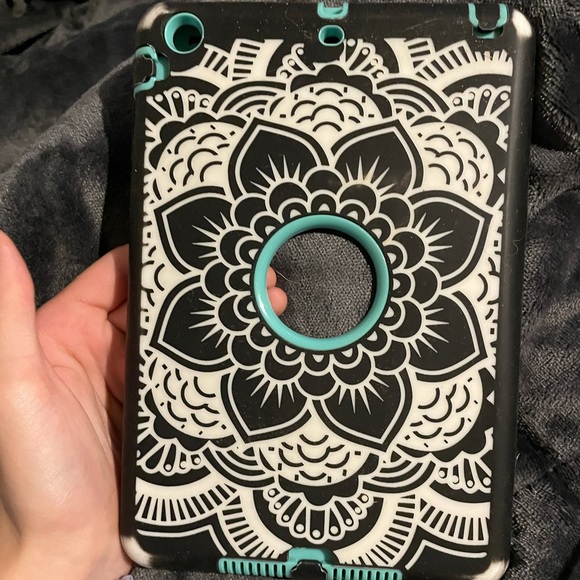 iPad mini 4 case - Picture 1 of 2